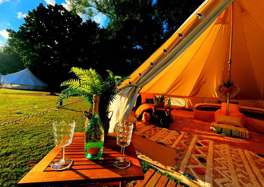 Cayoretreat Luxury Bell Tent Clodock Bagian luar foto