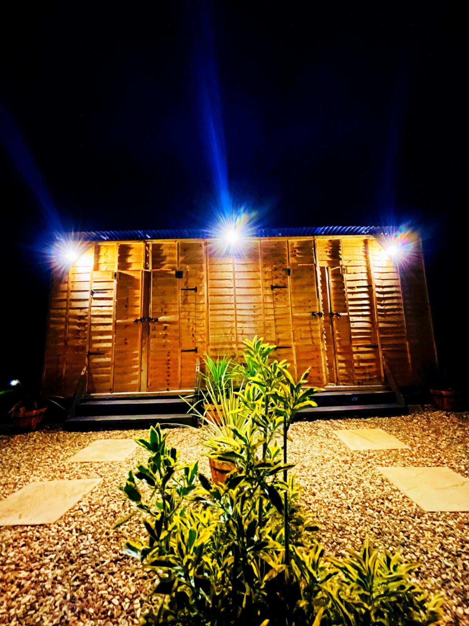 Cayoretreat Luxury Bell Tent Clodock Bagian luar foto